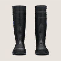 Front view of Blundstone 001 Work Gumboots