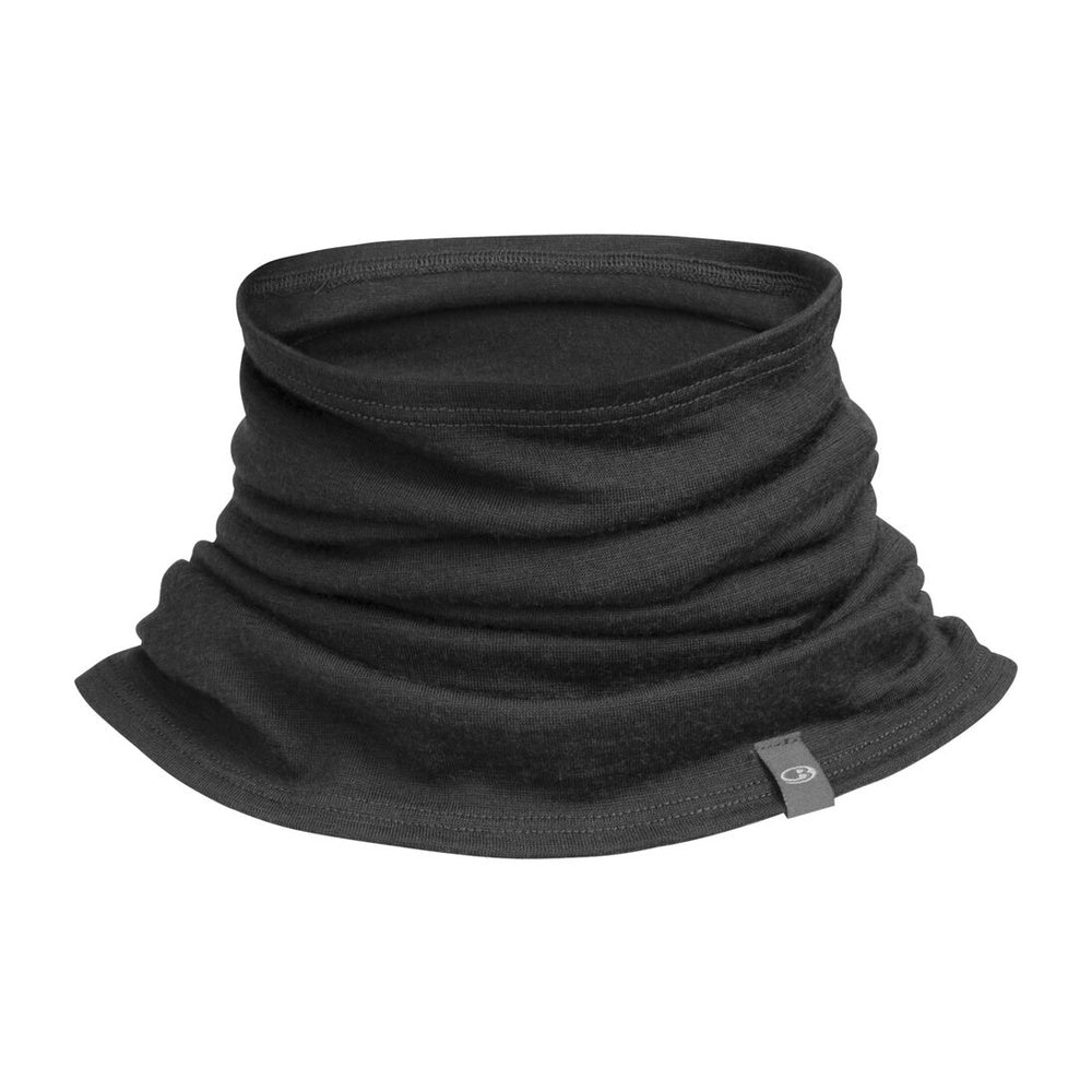 A black Icebreaker Merino 200 Oasis Flexi Chute, made of merino wool.
