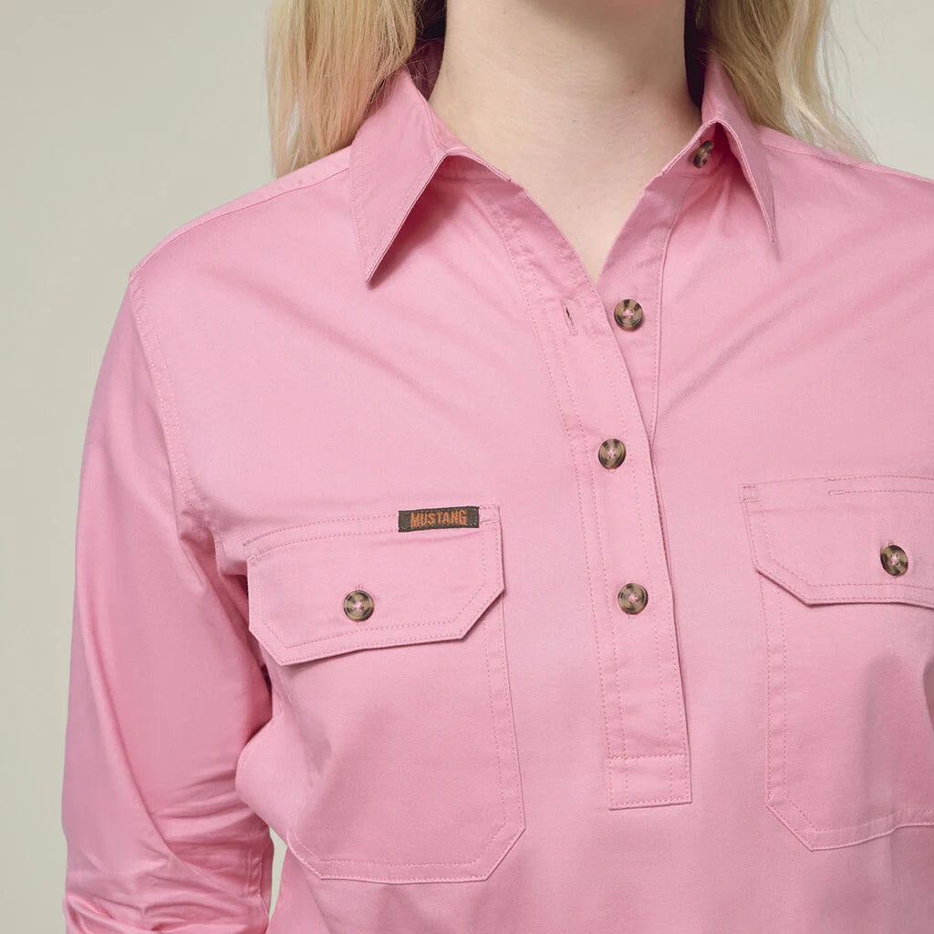 Mustang Womens Signature Closed Front Long Sleeve Shirt