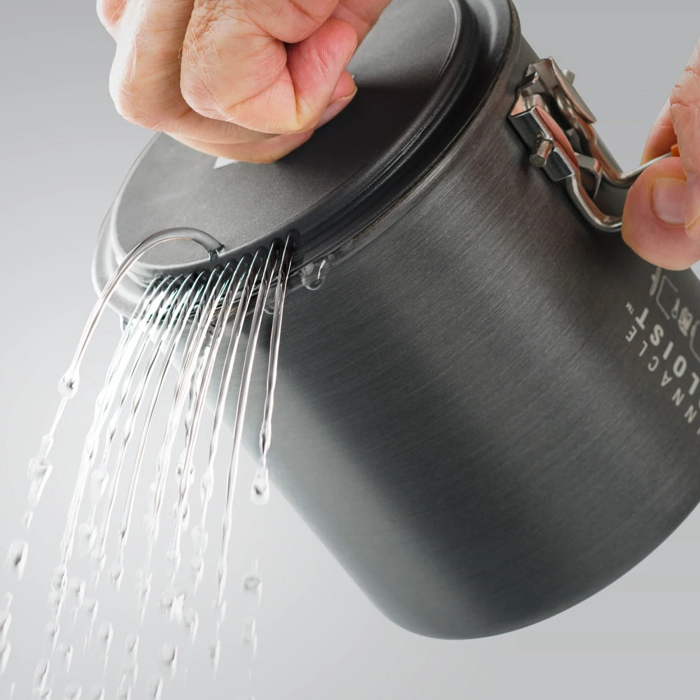GSI Pinnacle Soloist Cookset being poured