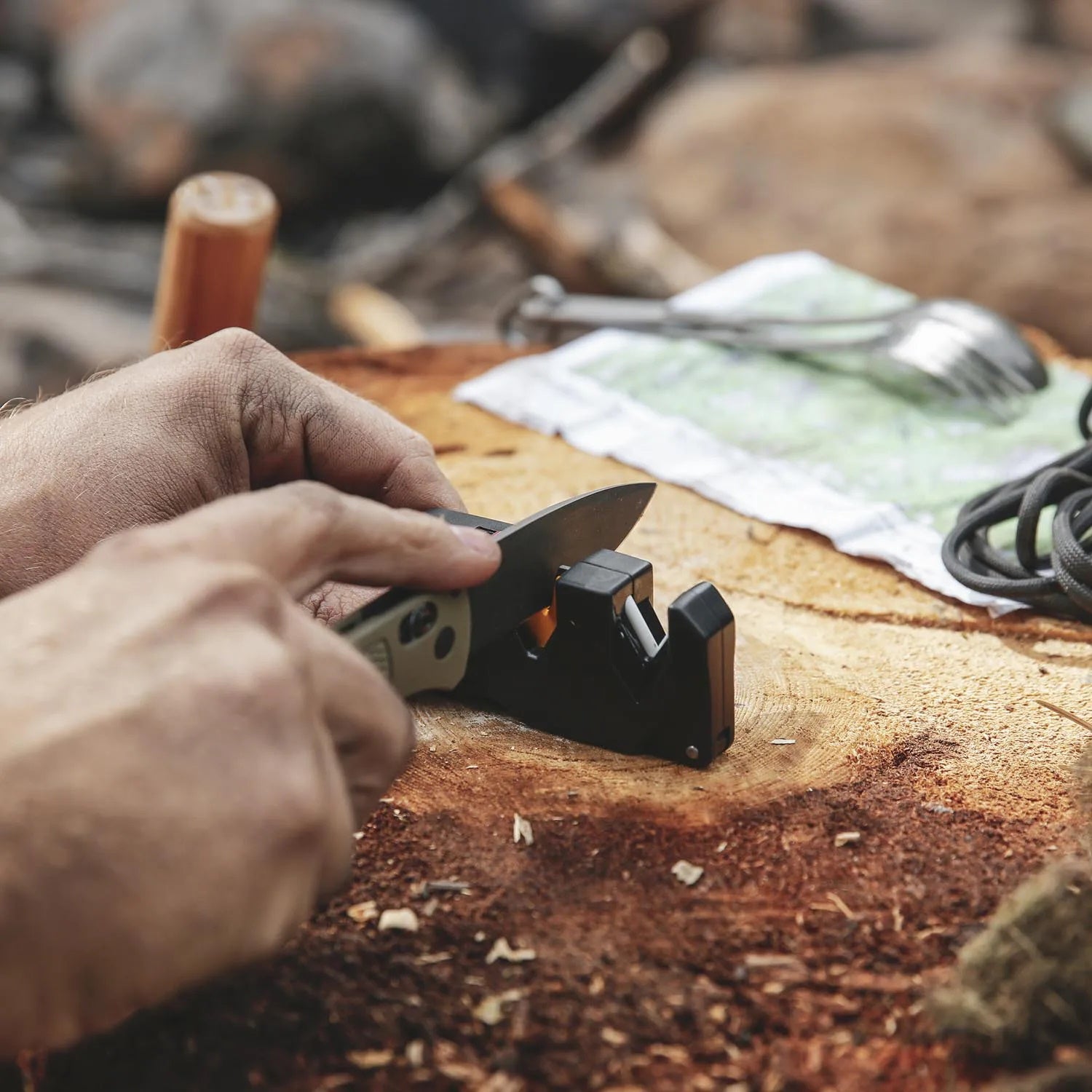 Knife bing sharpened with Work Sharp Pivot Plus Sharpener
