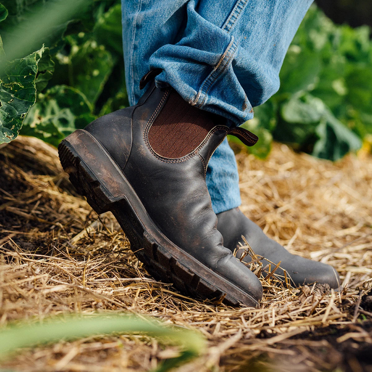Elastic sided hotsell work boots