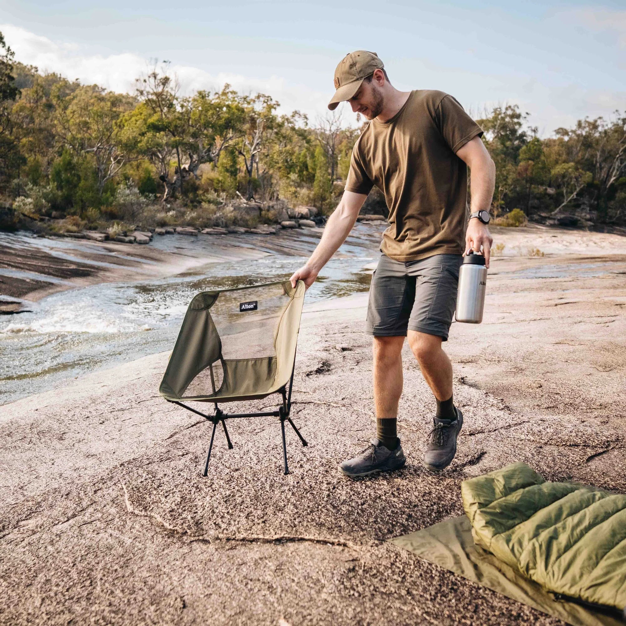 Ultralight store camp stool